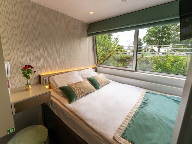 Upper Deck 1 Double Bed - Accessible Cabin